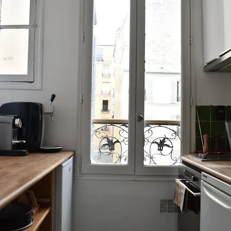 Spacious 1 Bedroom In 17th *