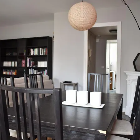 Spacious 1 Bedroom In 17th * Париж